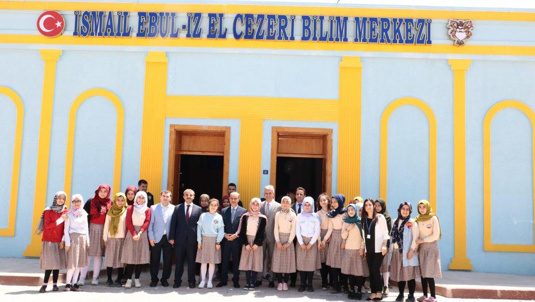 Valimiz Sayın Mehmet AKTAŞ Cizre İsmail Ebul-iz Elcezeri Bilim Merkezini Ziyaret etti.