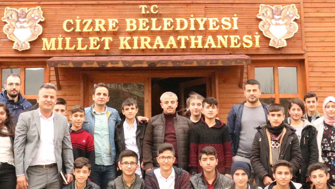 Gençler Soruyor programına , Atatürk Anadolu Lisesi öğretmen ve öğrencilerin Katıldı